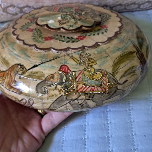Antique HandPainted Moriage Indian Opium Box w/ Inlaid Camel Bone and Ebony Wood - Picture 9 of 14